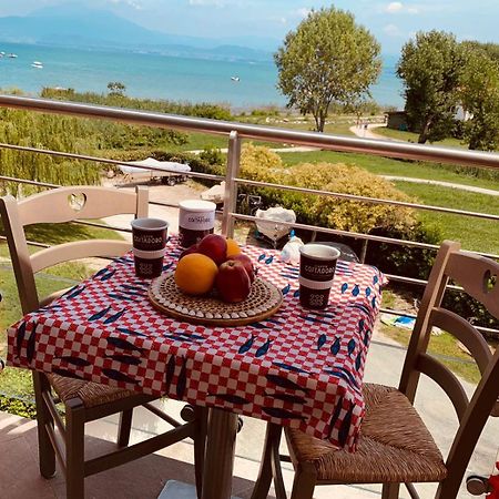 Seeblickwohnung Sirmione - Fronte Lago Mit Privatsteg 外观 照片