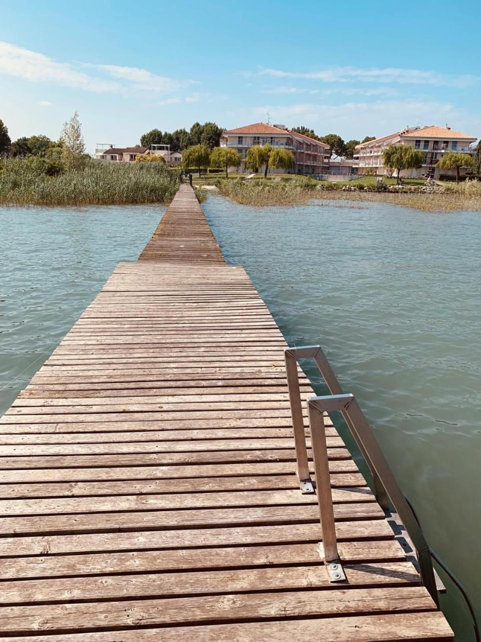 Seeblickwohnung Sirmione - Fronte Lago Mit Privatsteg 外观 照片