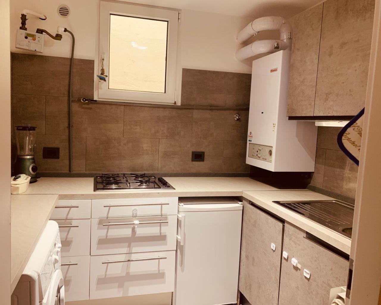 Seeblickwohnung Sirmione - Fronte Lago Mit Privatsteg 外观 照片